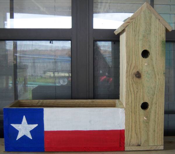 bird_house_planter_texas_flag.jpg