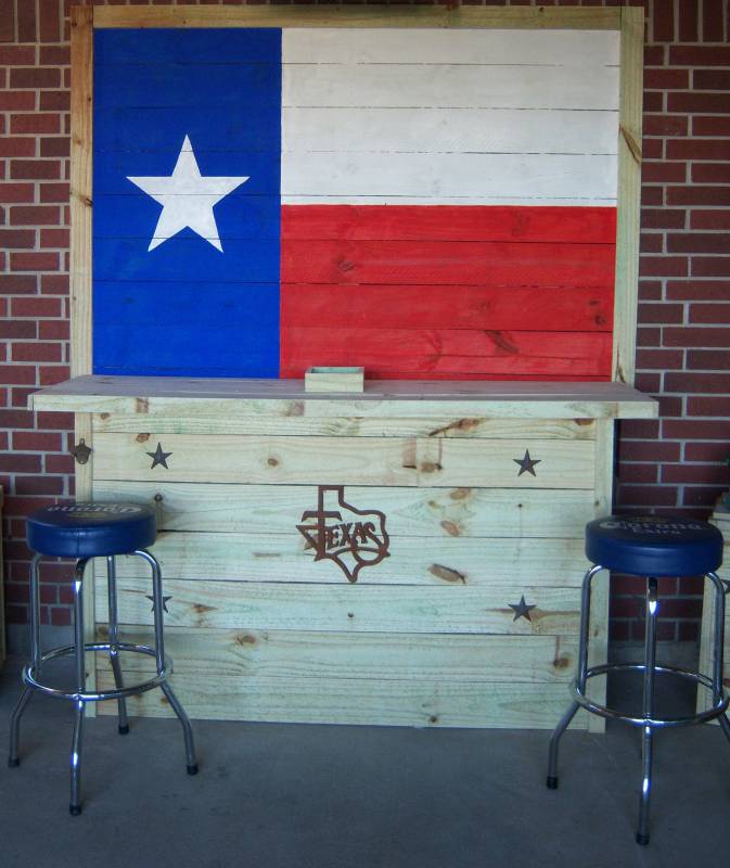 tki_bar_with_texas_flag.jpg